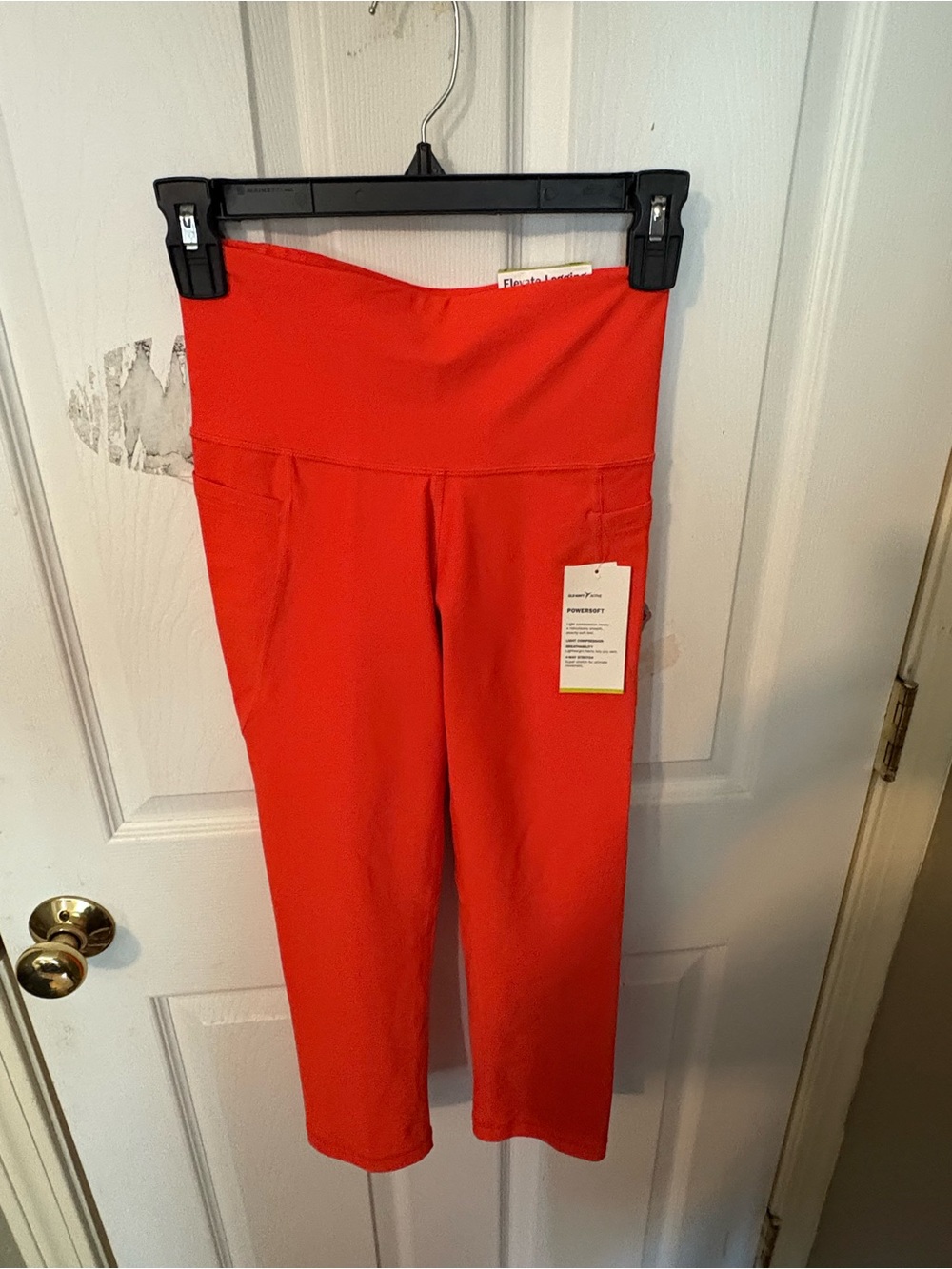 NWT Old Navy High-Waist bright orange Crop Leggings -Small